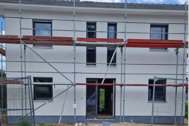 Gashi Fassadenbau / Maler, Parchimer Allee in Berlin