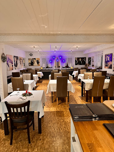 Ristorante Pizzeria La Famiglia in Hedelfingen, Rohrackerstraße in Stuttgart