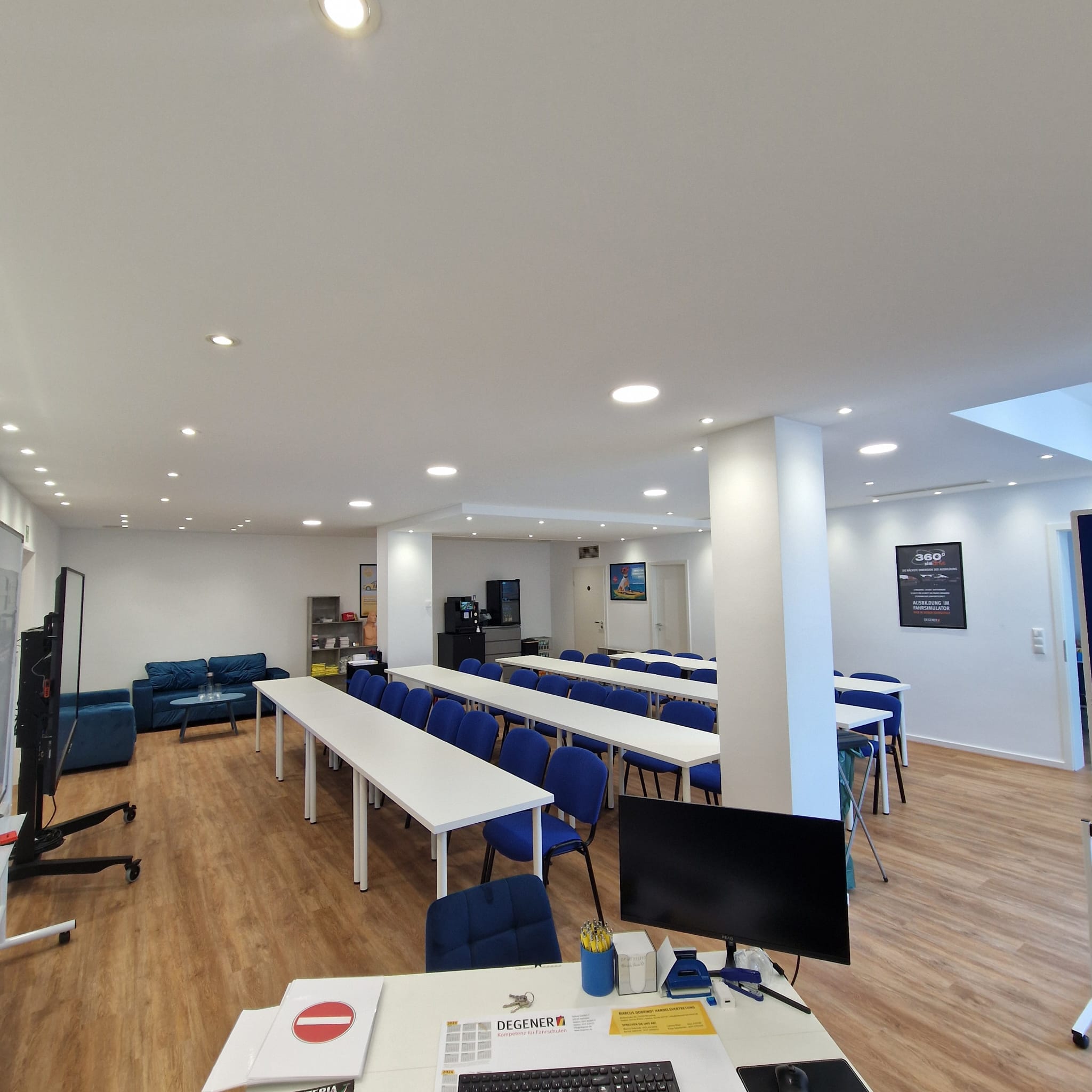 Die Führerscheinschmiede, Theresienhöhe in Hürth