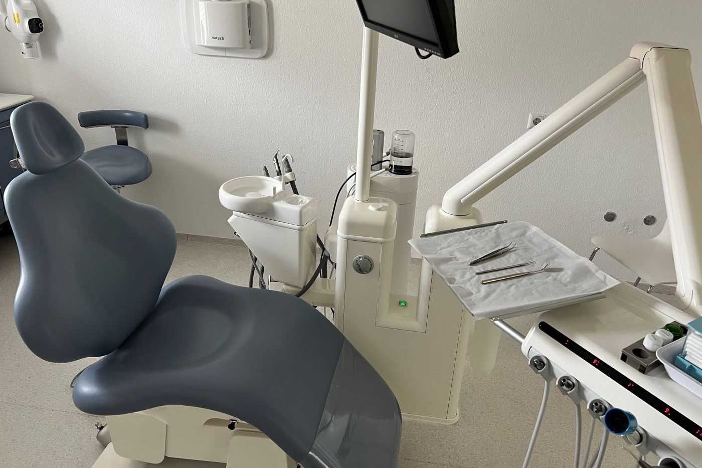 Zahnarzt Dr. med. dent. Risel - Ihre Zahnarztpraxis für gesunde & strahlende Zähne, Grabenstraße in Heubach