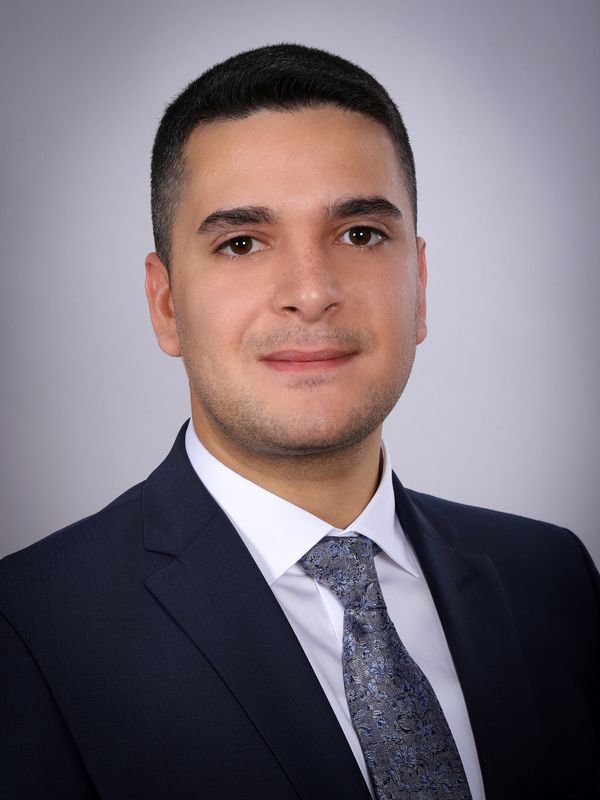 Deutsche Bank Immobilien Arif Yavuz, selbstständiger Immobilienberater, Goetheplatz in Frankfurt am Main