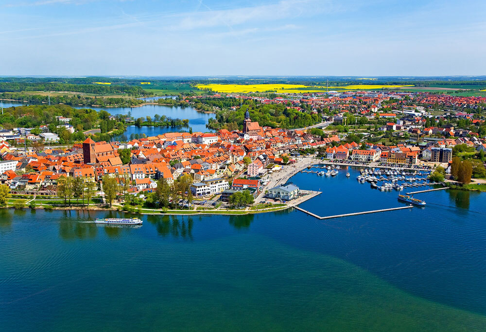 Müritzspeicher Waren, Strandstraße in Waren (Müritz)