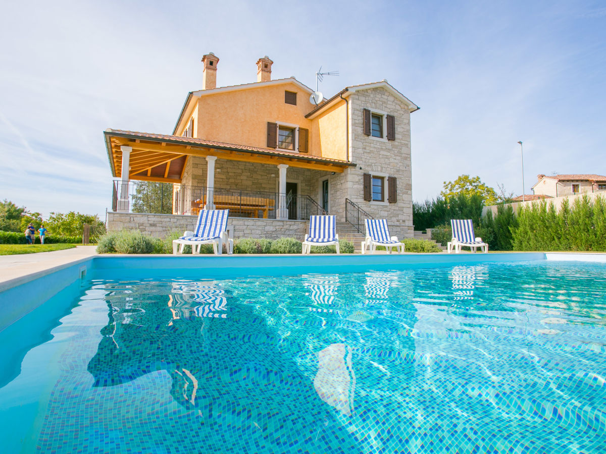 Crocasa K. Bumb Ferienhäuser in Kroatien, Am Weiher in Büttelborn