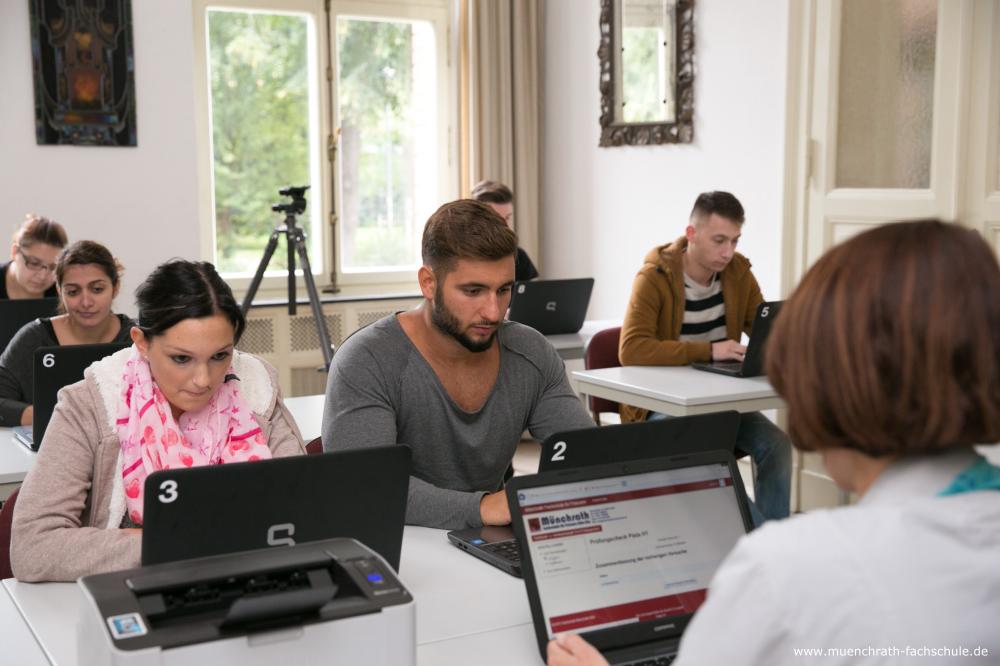 Münchrath Fachschule GmbH Meisterschule und Salon, Stolberger Straße in Köln