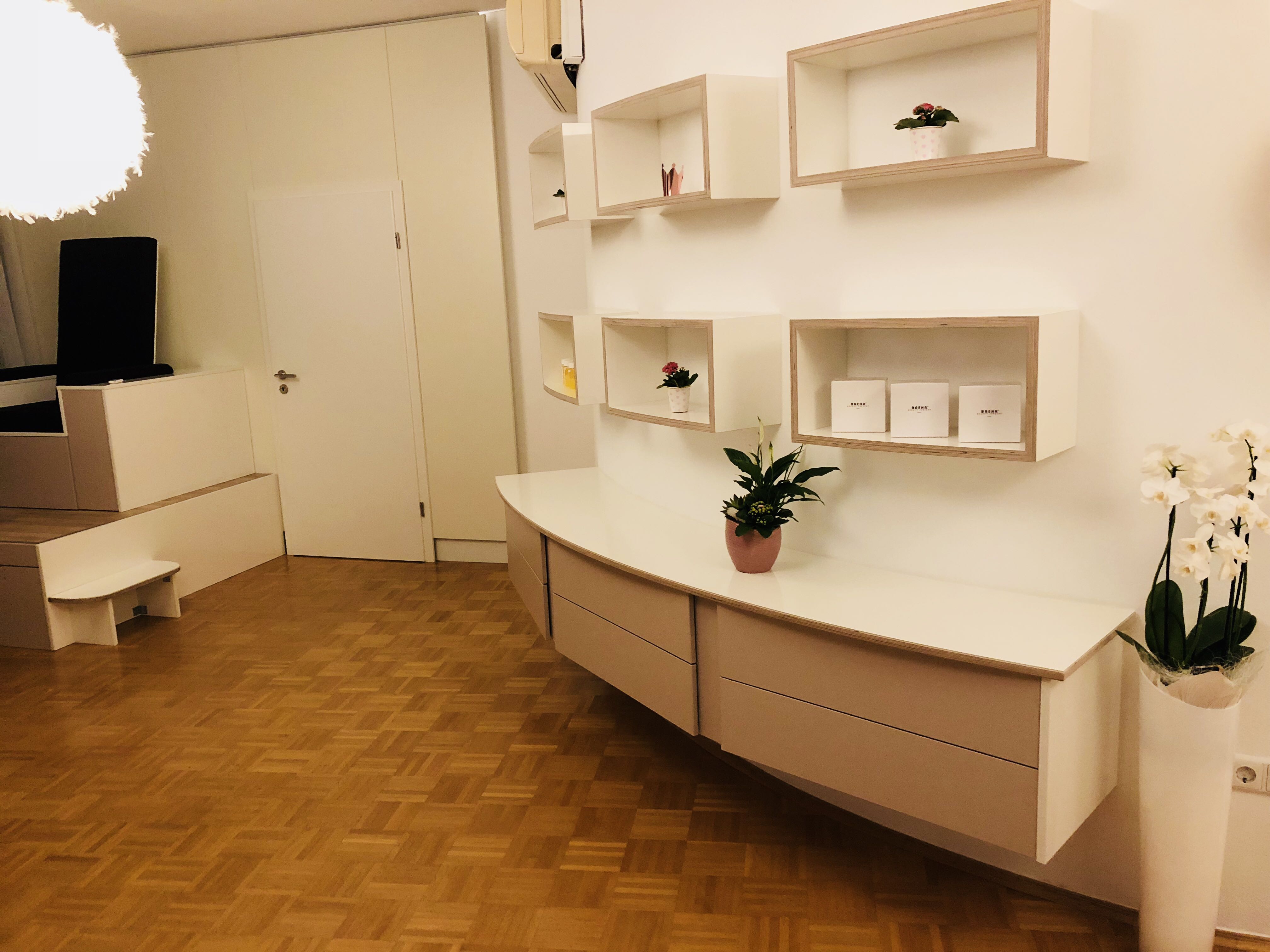 Auszeit, Hauptstraße in Landau an der Isar