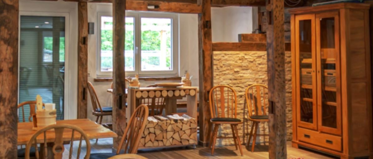 Schlosscafe Restaurant . Café . Konditorei, Am Thermalbad in Beuren