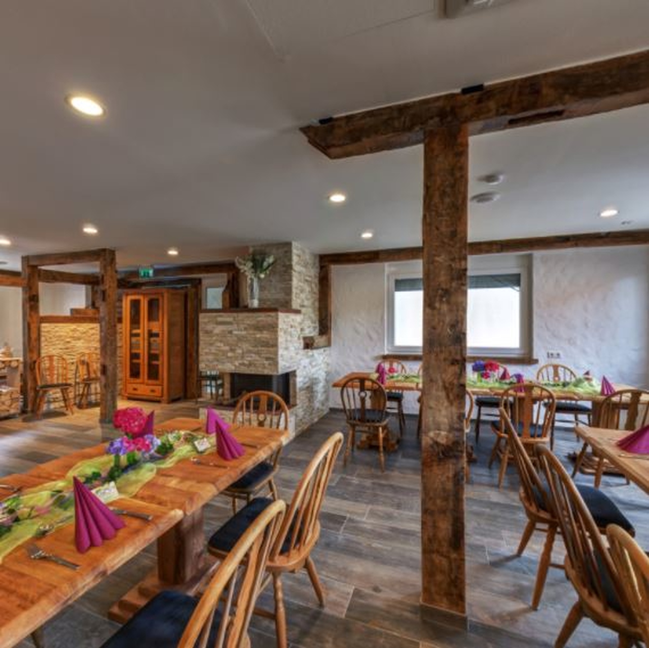 Schlosscafe Restaurant . Café . Konditorei, Am Thermalbad in Beuren