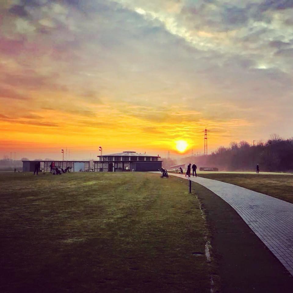 Köln golft, Am Golfplatz in Pulheim