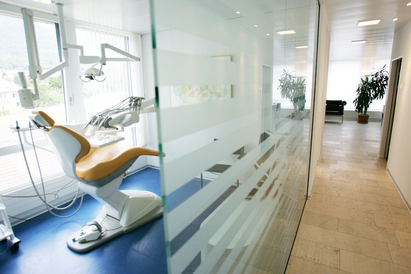 Praxis dentblanche AG, Kapellstrasse in Grenchen
