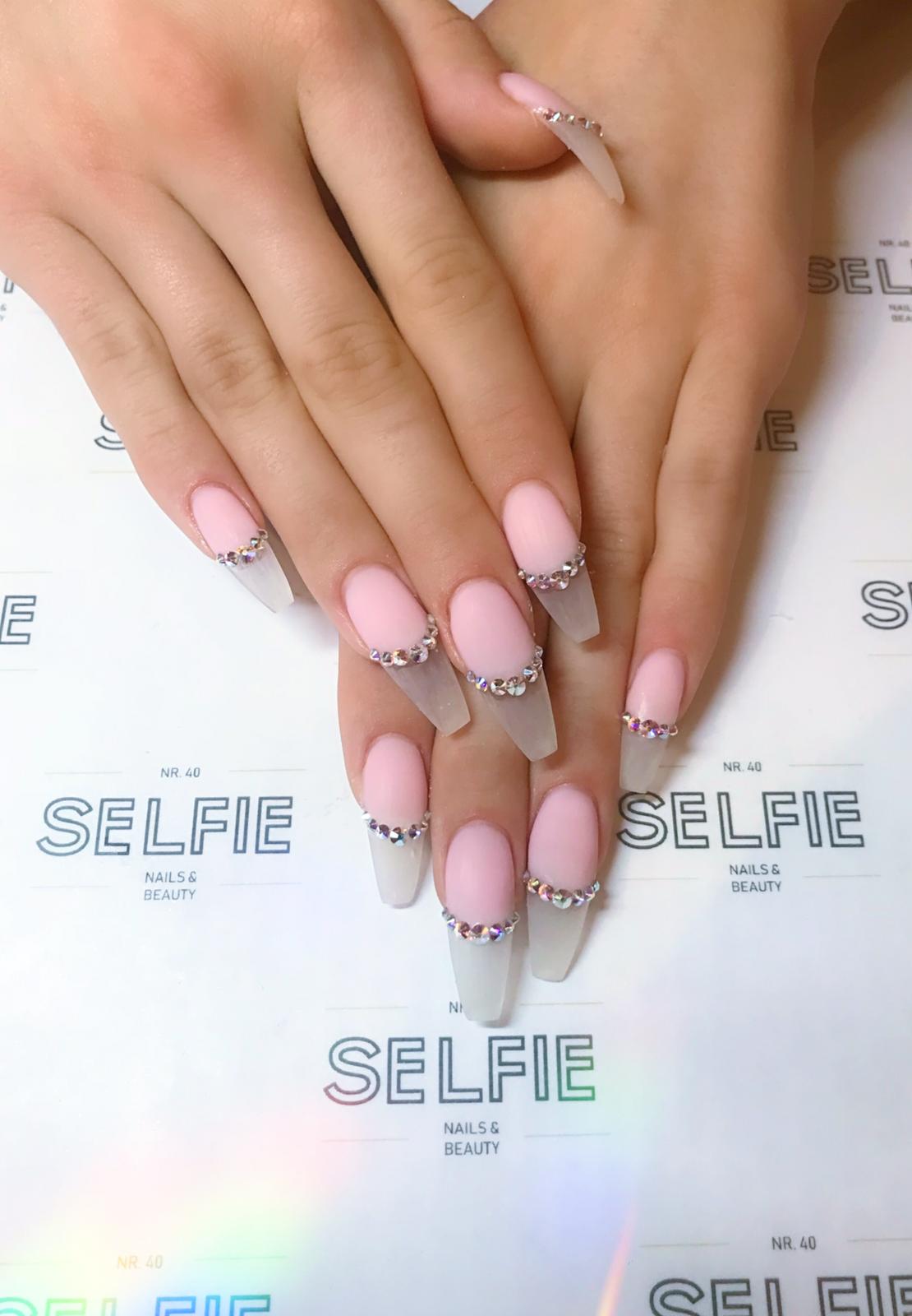 Selfie Nails & Beauty, Leibnizstrasse in Berlin