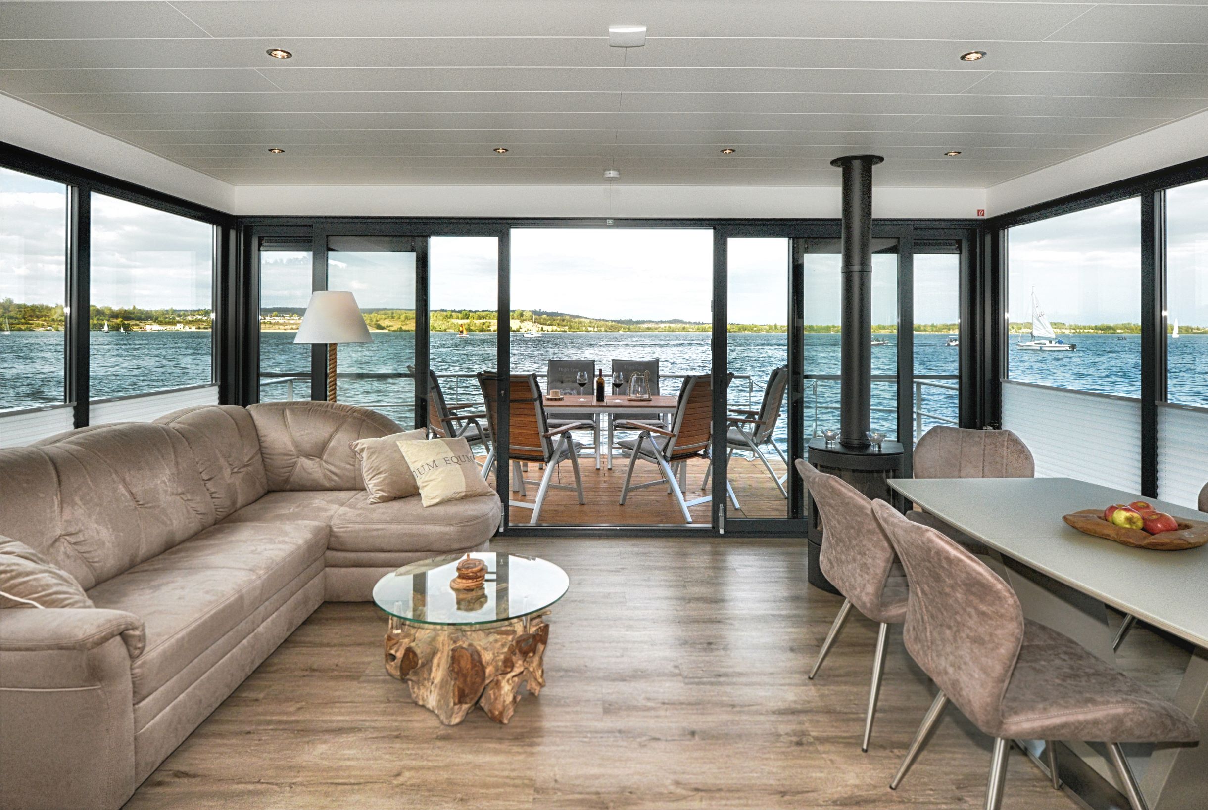 Hausboot Treibholz, Hafenplatz in Mücheln (Geiseltal)