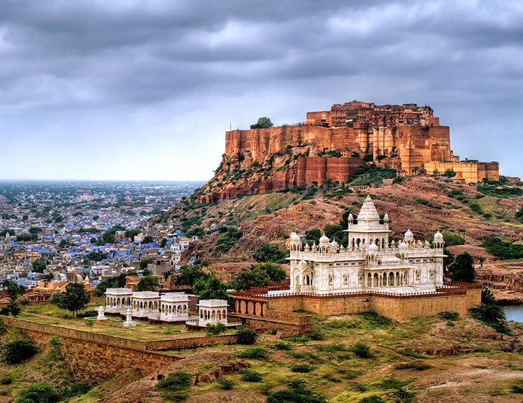 Amazing Indien Reisen, ​Bahnhofstrasse in Lorsch