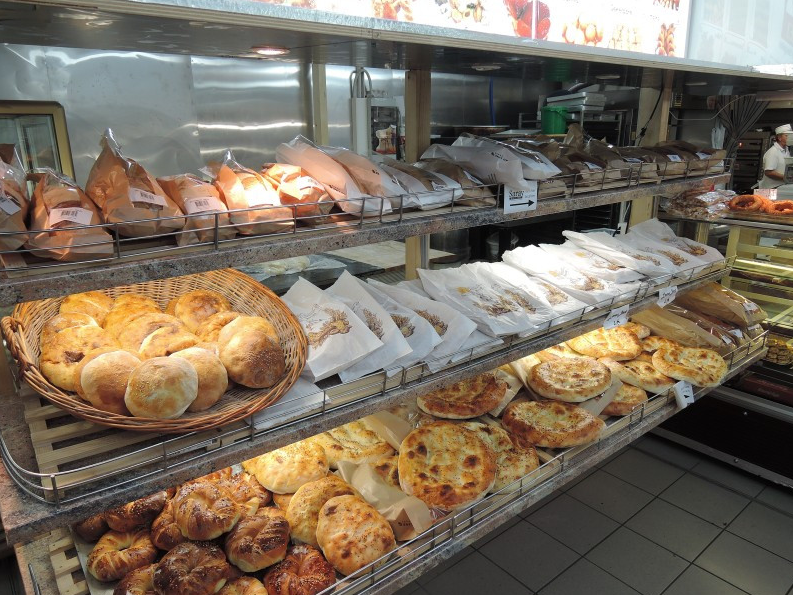 Aymez GmbH Winterthur, Industriestrasse in Winterthur