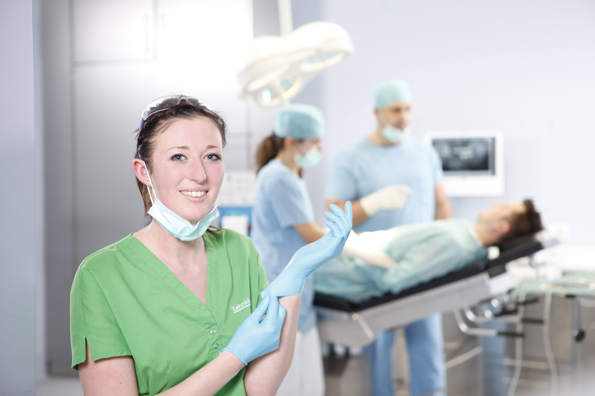 Zahnimplantate der Zahnkultur Berlin-Karlshorst, Treskowallee in Berlin