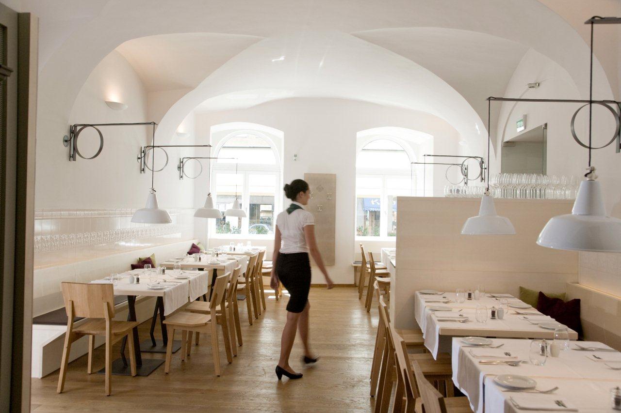 Plachuttas Gasthaus zur Oper, Walfischgasse in wien