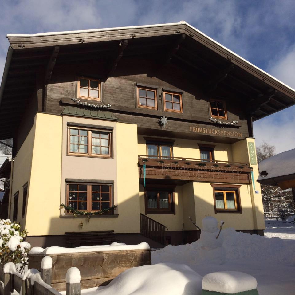 Pension zu Hause - Zwetsloot J. und ter Wee A., Kinostraße in Uttendorf