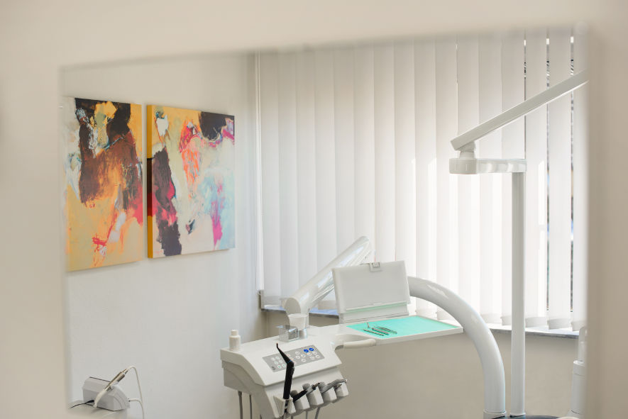 Zahnarztpraxis Dr. Hakimi und Kollegen, Oeder Weg in Frankfurt