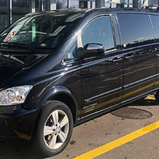 Elsener's Fahrdienst AG, Thurgauerstrasse in Opfikon