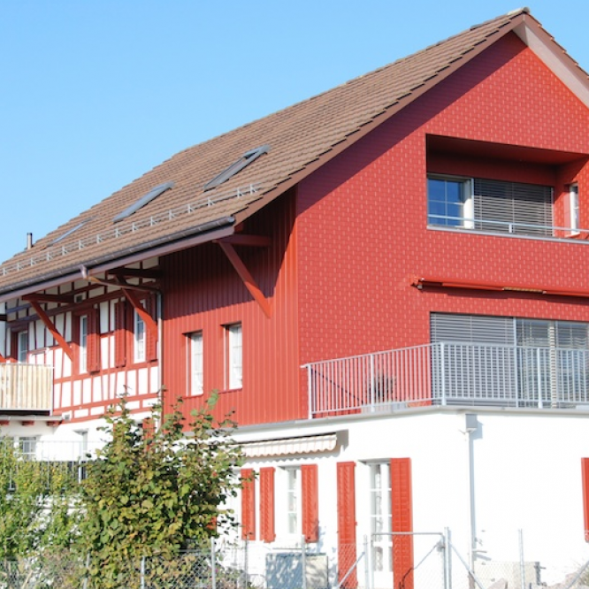 Scherrer Gebäudehüllen AG, Seewadelstrasse in Henggart