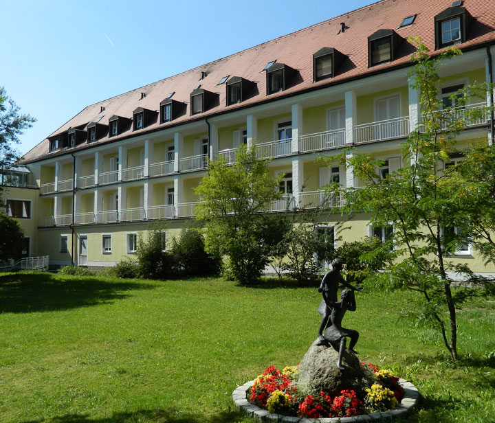 Behandlungszentrum Kempfenhausen für Multiple Sklerose Kranke gemeinnützige GmbH, Milchberg in Berg