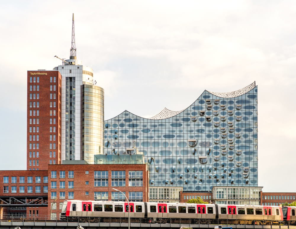 FIDES Kemsat  Zweigniederlassung der FIDES Treuhand GmbH & Co. KG Wirtschaftsprüfungsgesellschaft Steuerberatungsgesellschaft, Am Kaiserkai in Hamburg