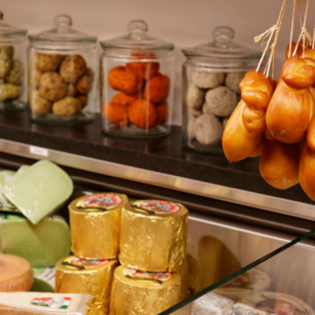 Chäsbueb - Käse- und Feinkostgeschäft, Alte Landstrasse in Zollikon