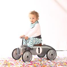 lilleknus - eine kleine Umarmung, Sonnenallee in Berlin