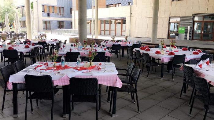 The Taj, Am Campeon in Neubiberg