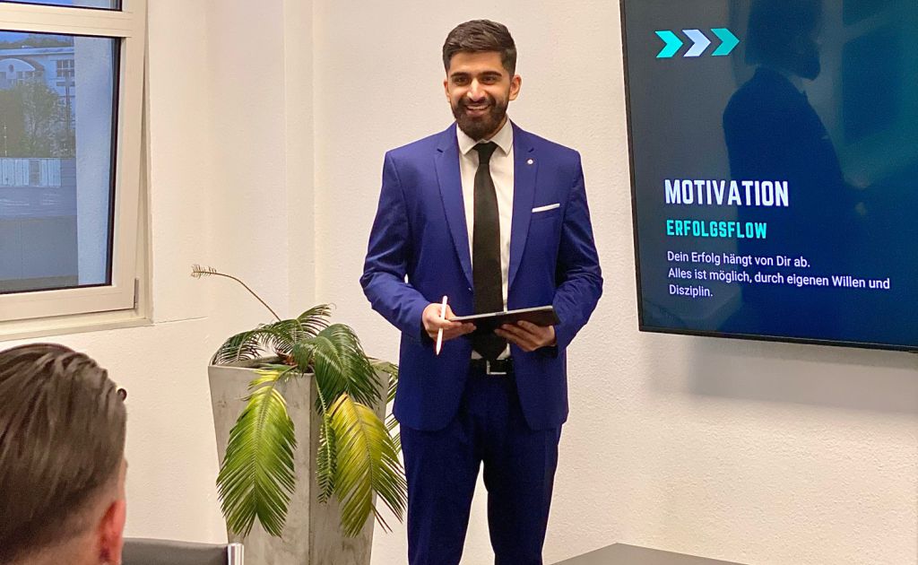 BORN TO CONQUER by Bilal Riaz, Leipzigerstraße in Wiesbaden