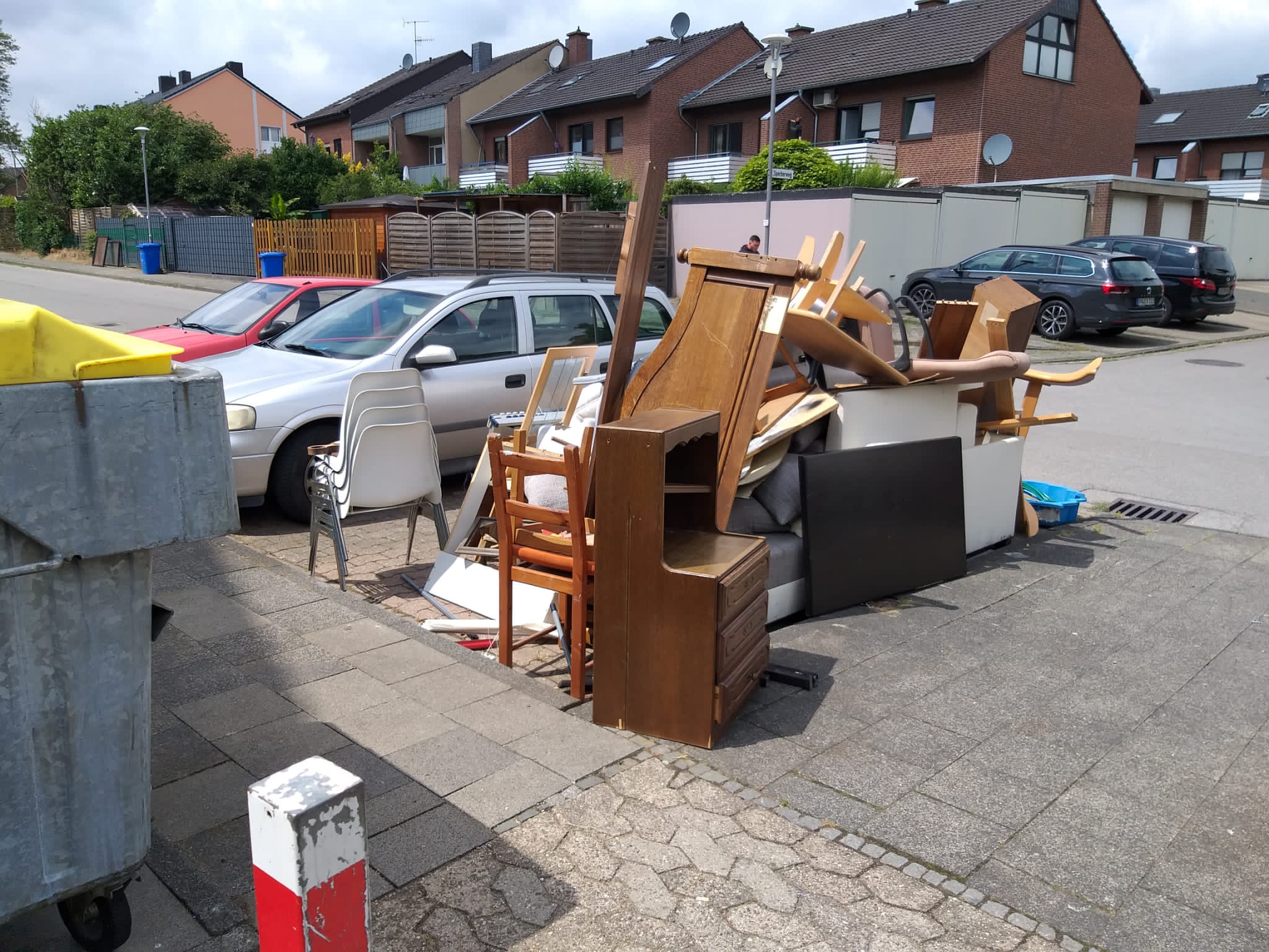 Entrümpelung Düsseldorf - Rümpelmannschaft, Kölner Landstraße in Düsseldorf