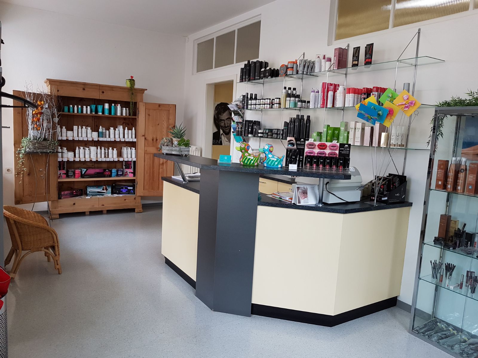 Estetica COIFFURE Kosmetik Mathez, Dorfstrasse in Ins