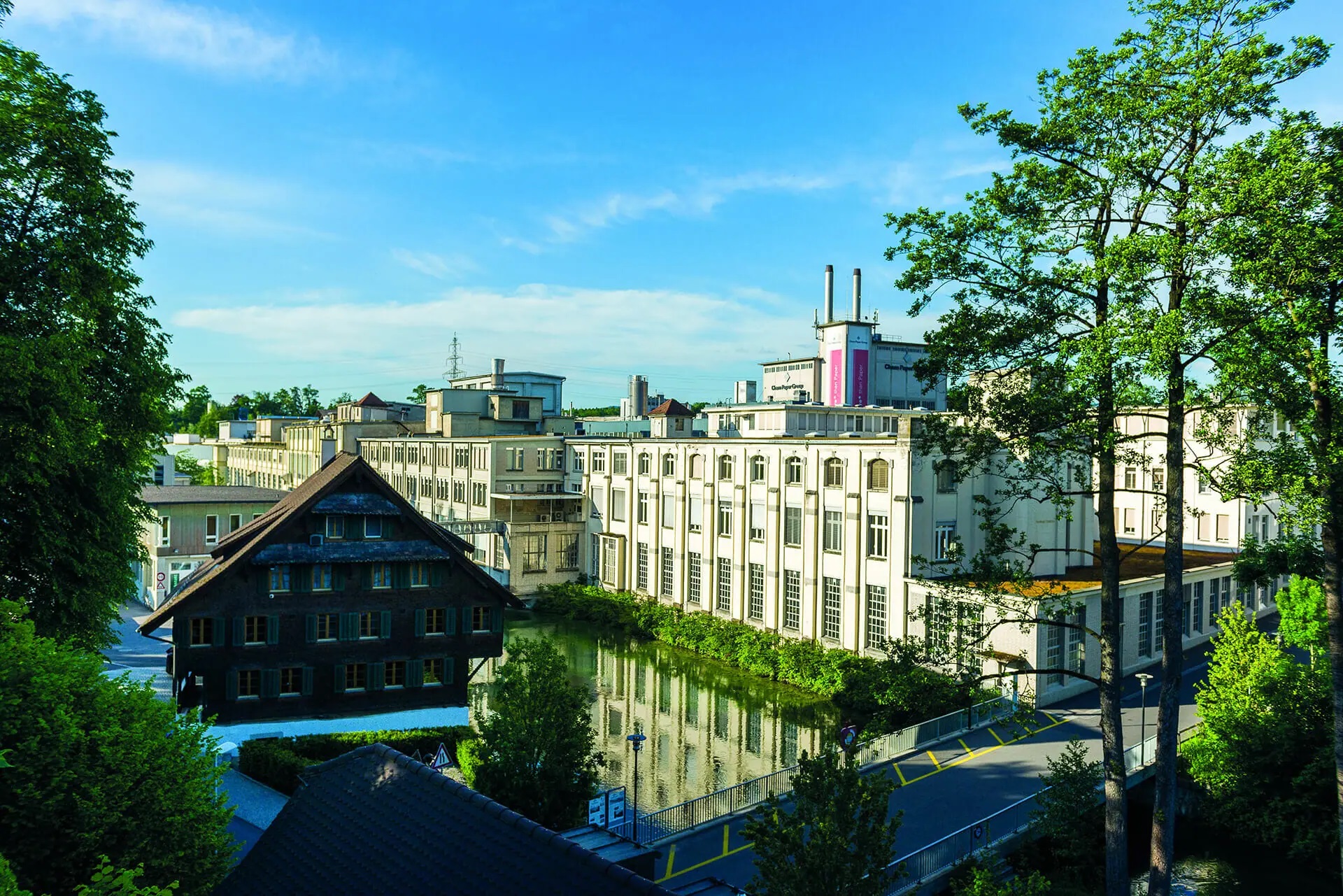 Zahnpraxis Papieri AG, Papieri-Platz in Cham