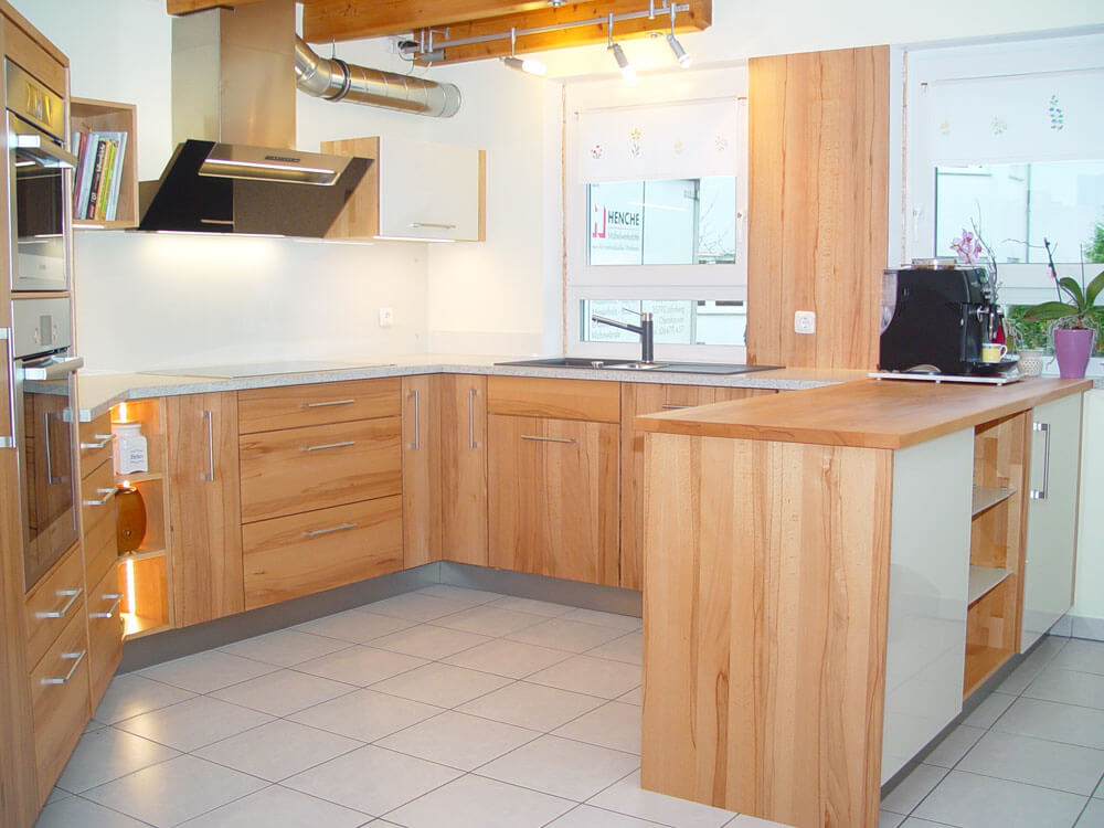 Henche Möbelwerkstätte Massivholzküchen, Hauptstraße in Löhnberg-Obershausen