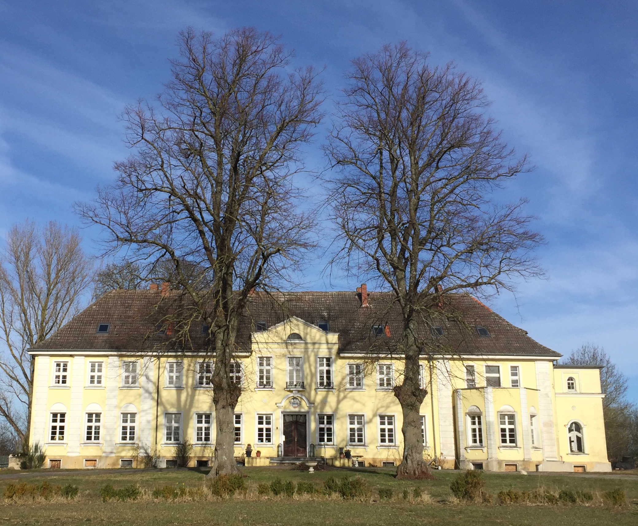 Gut Manderow, Alt Jassewitzer Straße in Hohenkirchen