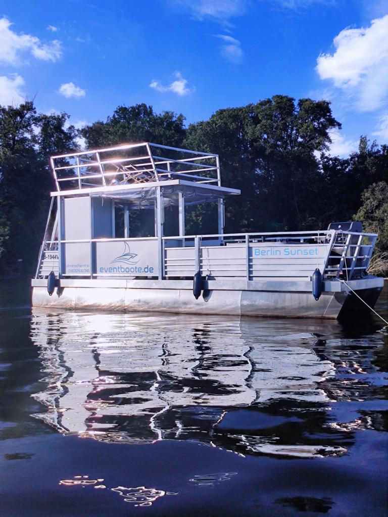 https://www.eventboote.de, Spandauer Havelpromenade in Berlin