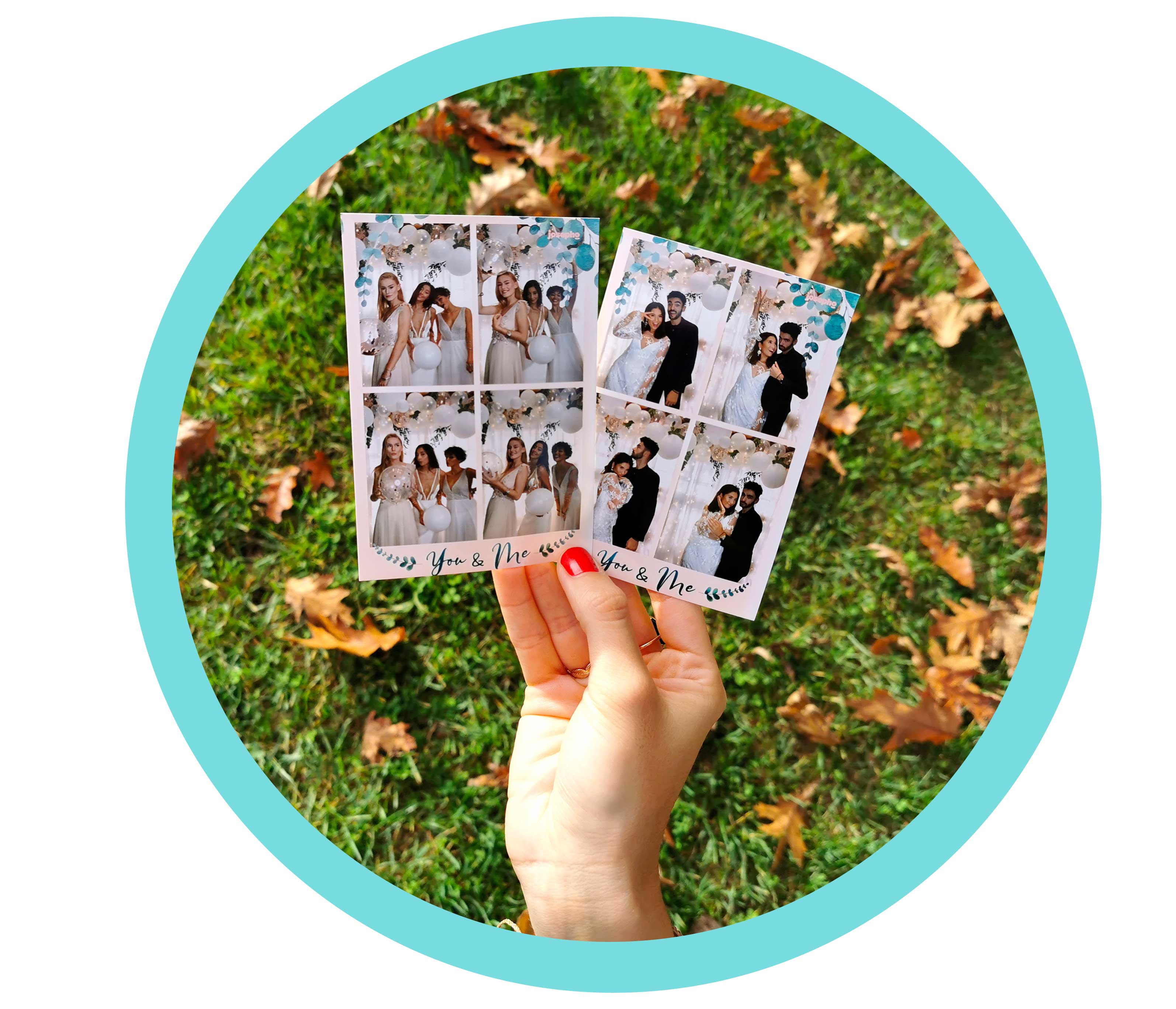 Une main tient deux photos imprimées par le photobooth / photomaton Josepho lors d'un mariage. Les photos imprimées sont personnalisées.