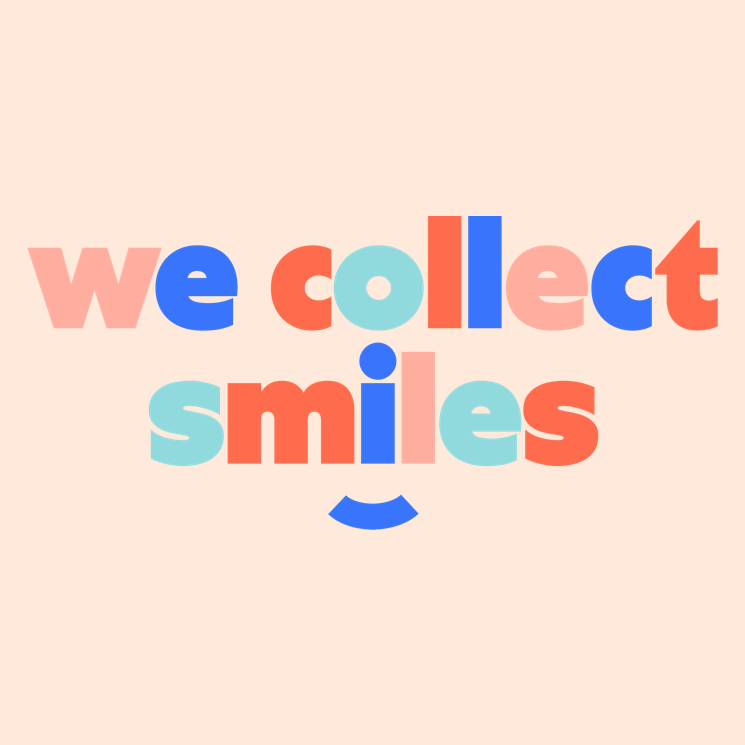 Slogan Josepho qui est "We collect smile" dans les couleurs de la charte graphique de Josepho.