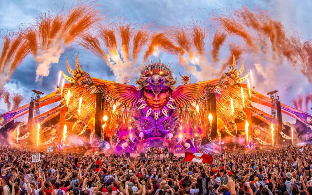 Busreis naar Defqon.1 Zondag Slangen Events Busreis naar Defqon.1 Zondag Slangen Events