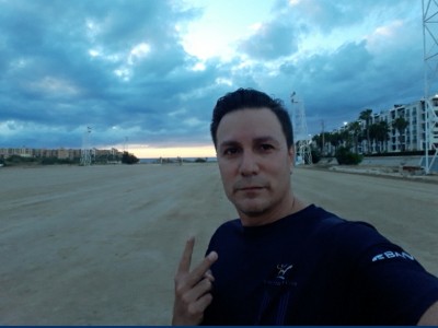 victor Manuel  robles taylor