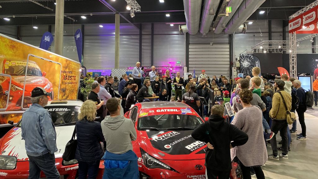 Illusjonisten Alexx Alexxander på Oslo Motor Show.