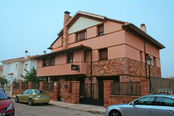 Vista exterior de la Casa Rural La Cava