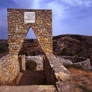 Mirador Félix Rodríguez de la Fuente - Hoz de Pelegrina