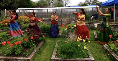 2023-spring-fair-bollywood-dancers.jpg