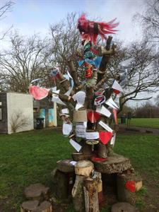 16-feb-hilly-tree-messages-4928.jpg