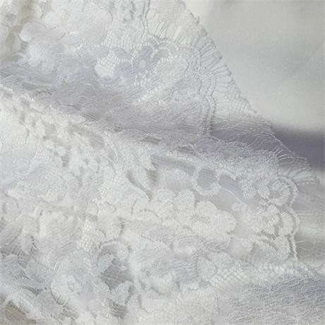 SOFT FRENCH LACE Image 1