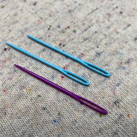 Plastic Sewing Needles 73mm x 2mm Image 1