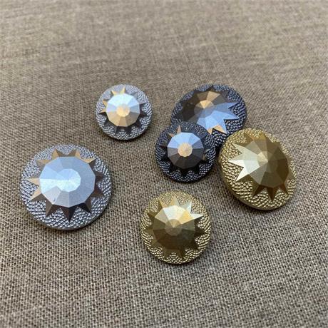 Italian Plastic Faceted Metallic Shank Button Image 1