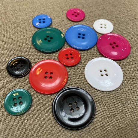 Italian Plastic 4-Hole Button Image 1