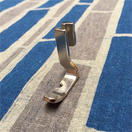 Wide Left Hand Industrial Zipper Foot Image 1