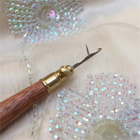 Clover Tambour Needle Image 1